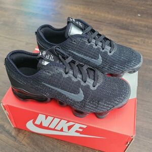 Nike Vapormax Flyknit - Youth Size 5